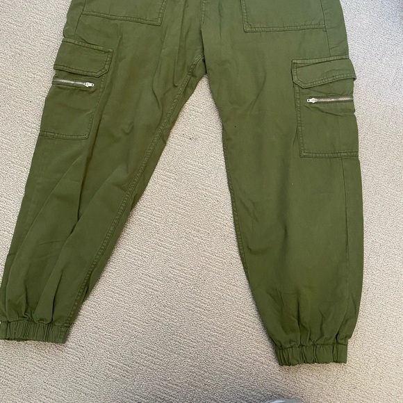 Green cargo pants - Picture 3 of 5